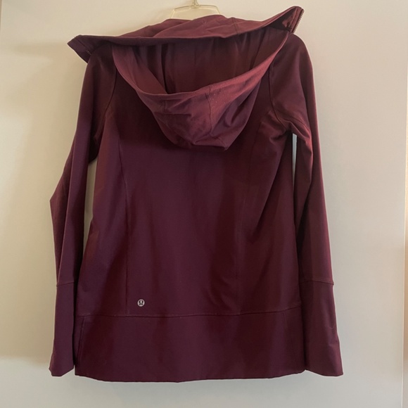 Lululemon - Picture 2 of 3